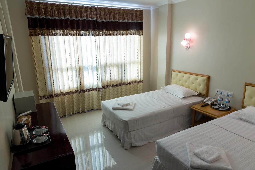 Hotel Lily The Home Hsipaw Exteriör bild