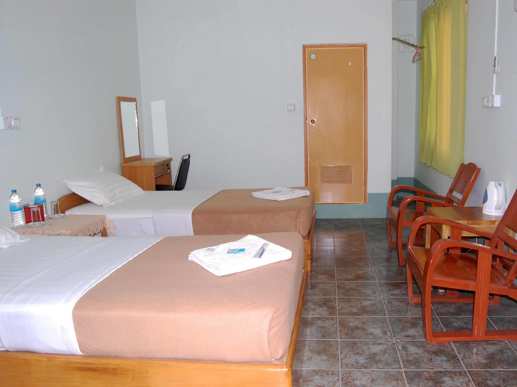 Hotel Lily The Home Hsipaw Exteriör bild